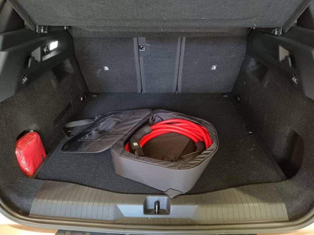 Fahrzeugabbildung Opel Grandland Electric GS 157KW Automatik