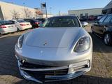 Porsche Panamera 4 E-Hybrid - Porsche: Unfallwagen