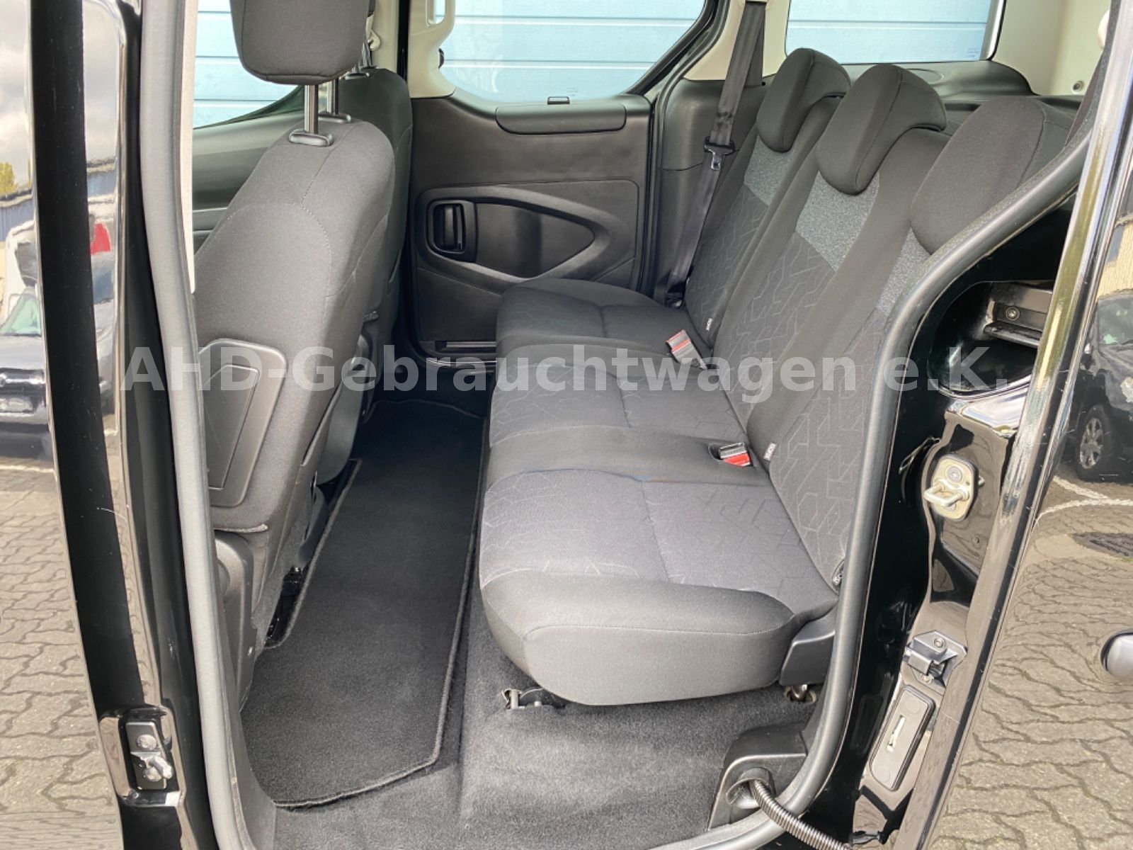 Fahrzeugabbildung Peugeot Partner Tepee 1.6