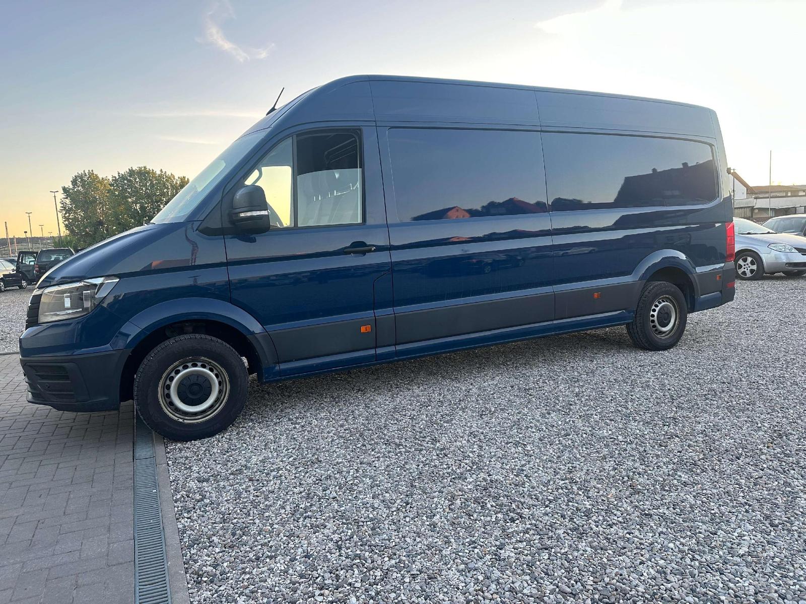 Volkswagen Crafter Kasten 35 lang Hochdach RWD