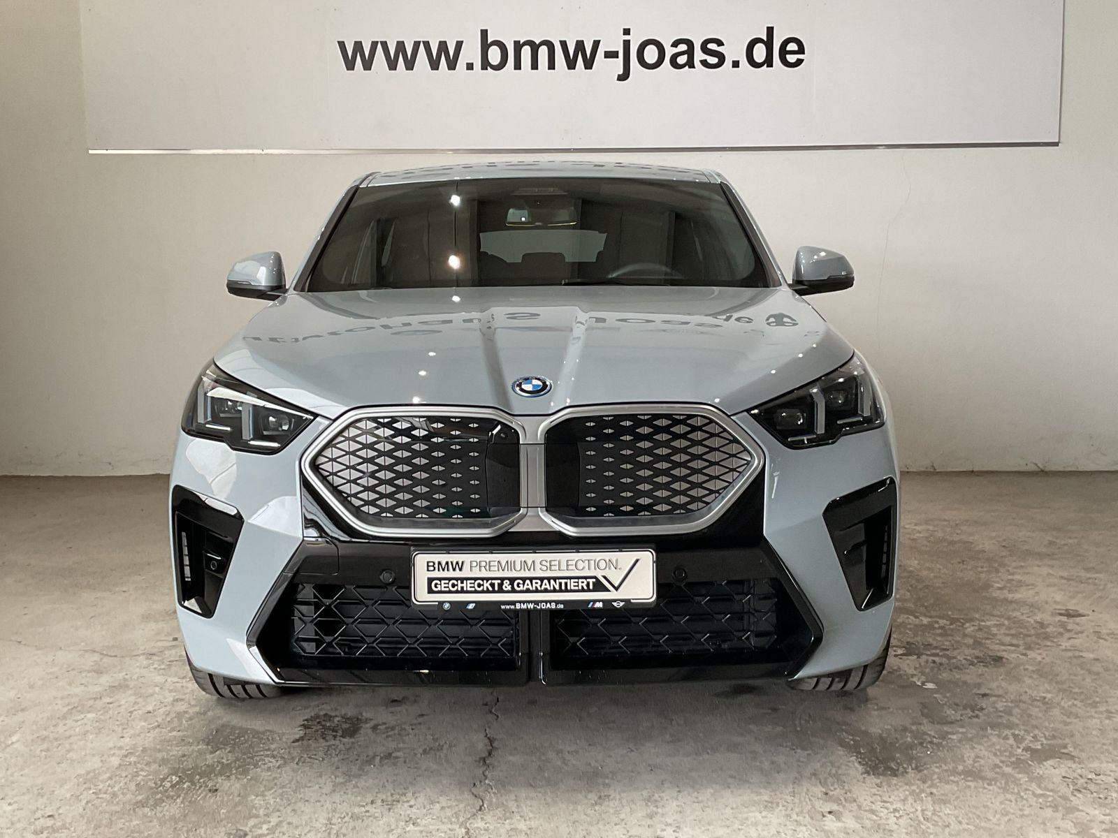 BMW iX2 - Bild 2