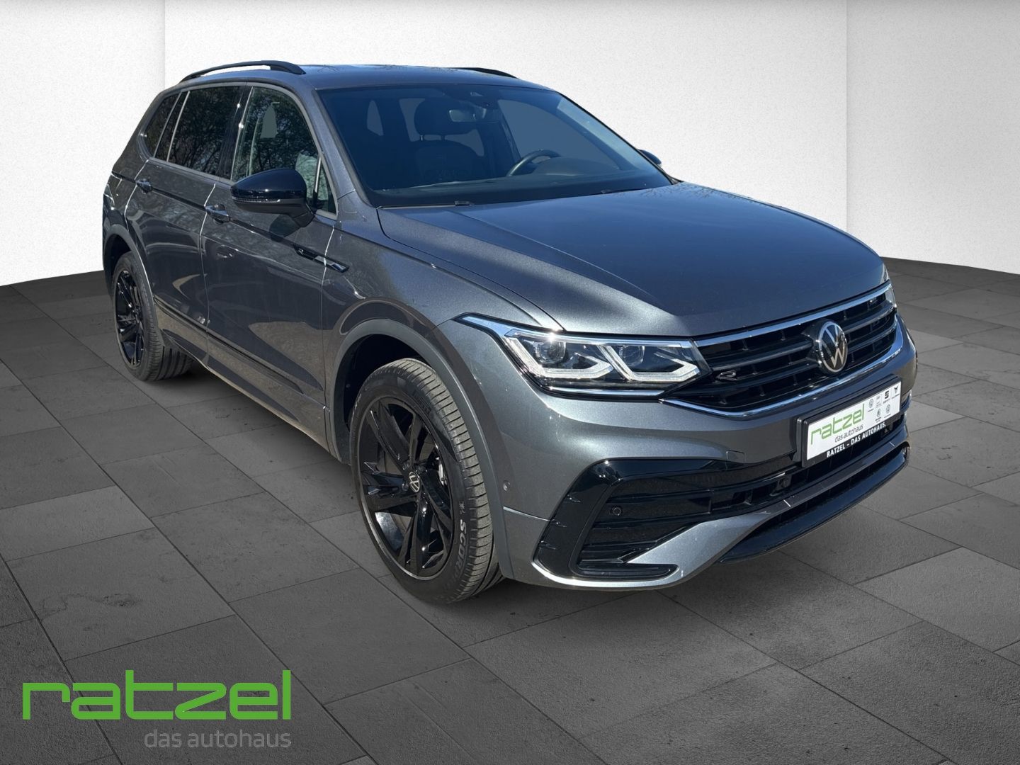 Fahrzeugabbildung Volkswagen Tiguan Allspace 4Motion R-Line 2,0 TSI DSG Navi