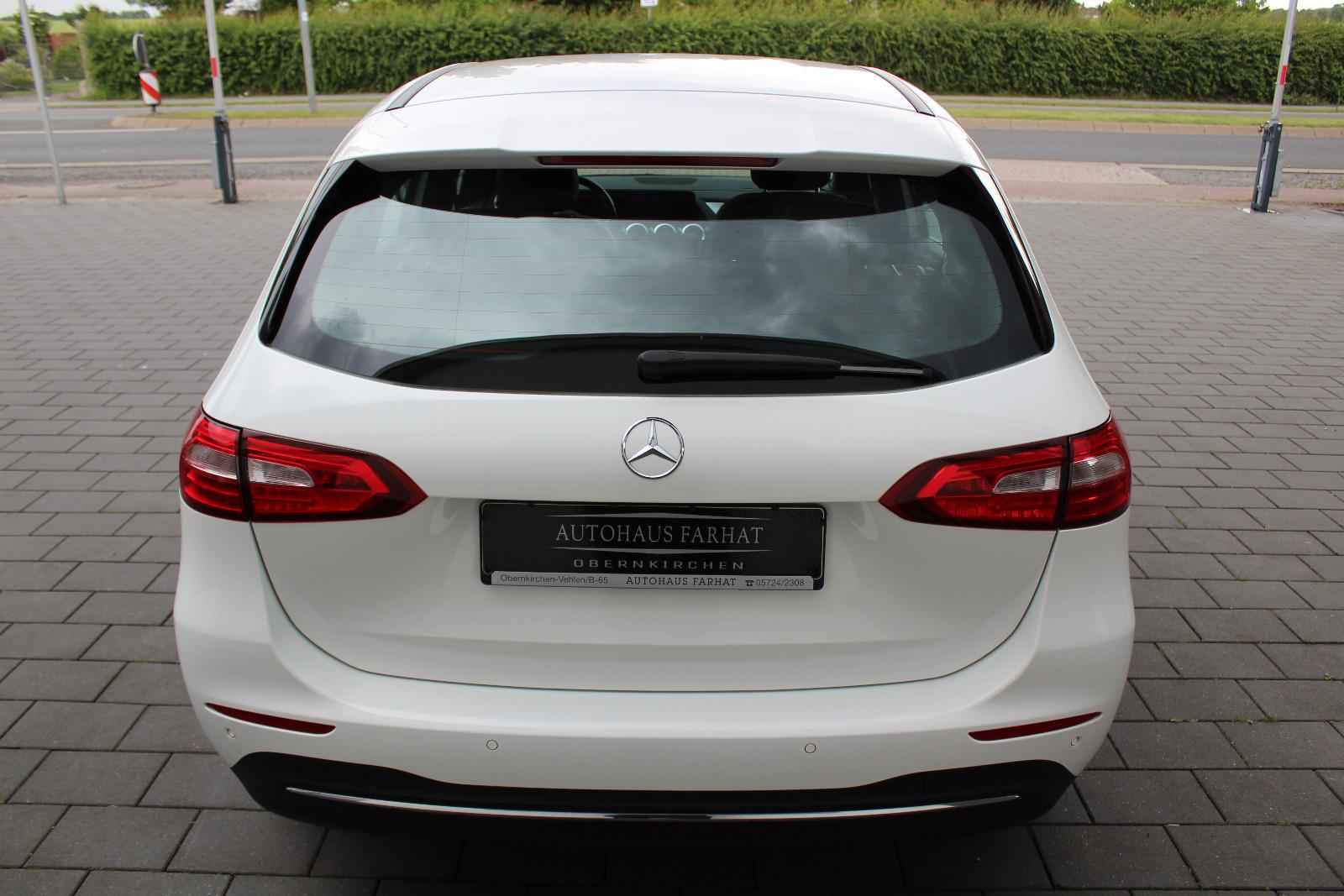 Mercedes-Benz B 160 d STYLE (RÜCKFAHRKAMERA,TEILLEDERSITZE)