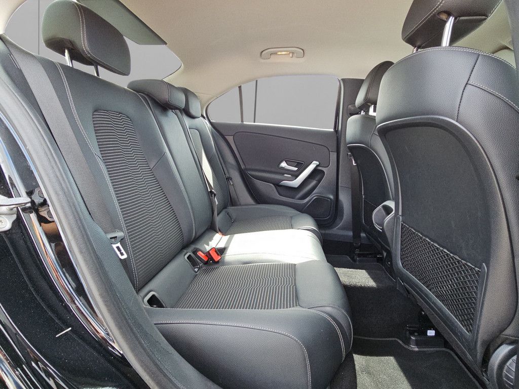 Mercedes-Benz A 180 Lim Night-Paket LED NAVI MEMORY KAMERA 18 foto 14