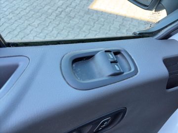 Ford Transit - 12