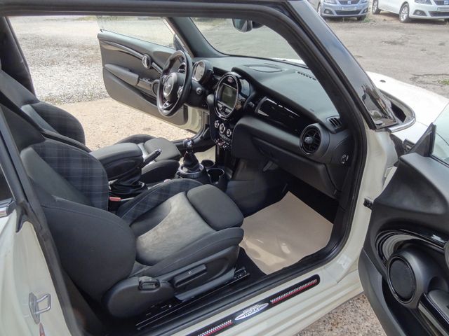 Fahrzeugabbildung MINI ONE Mini. One/JWC/Kam/Navi/Leder/