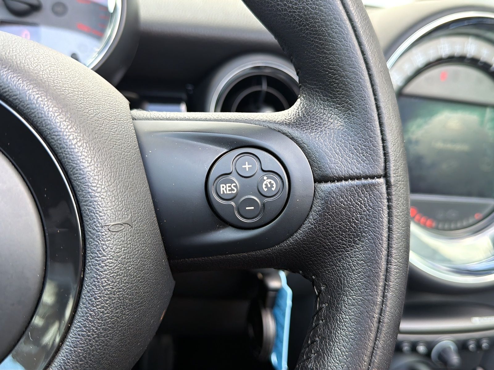 Fahrzeugabbildung MINI Cooper S Cabrio FACELIFT LEDER NAVI XENON H&K