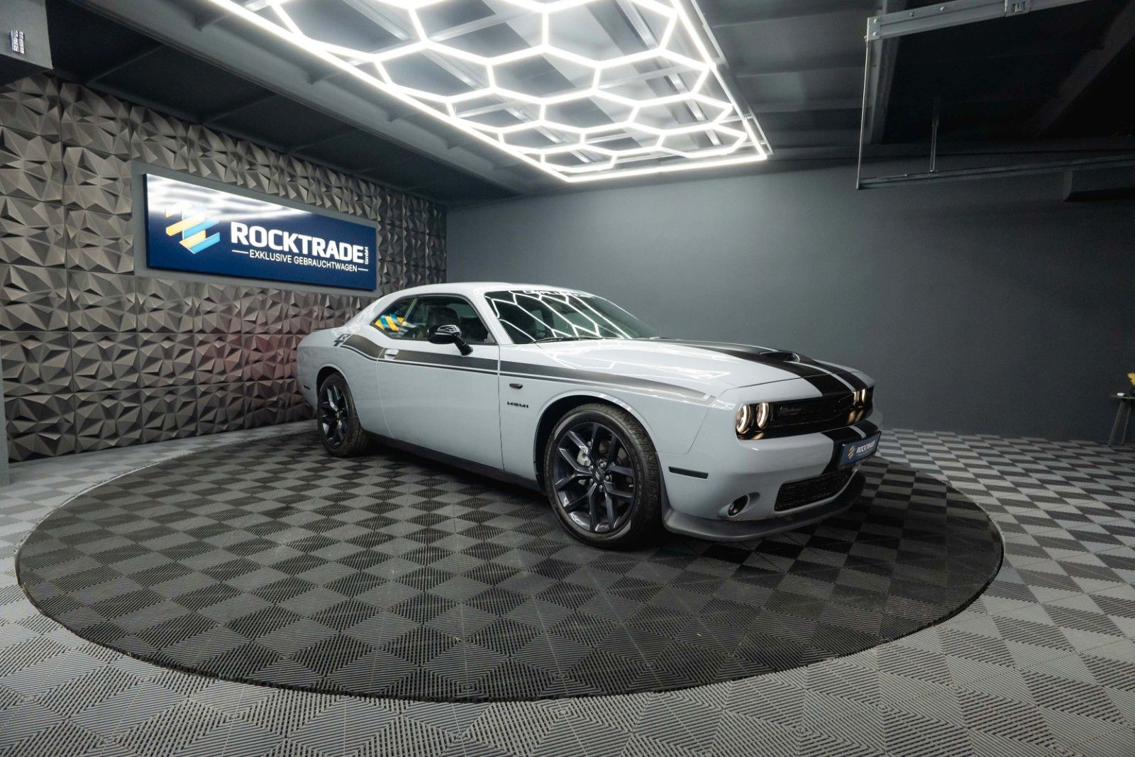Fahrzeugabbildung Dodge Challenger 5.7 V8 R/T SRT Performance 6-Gang 19%