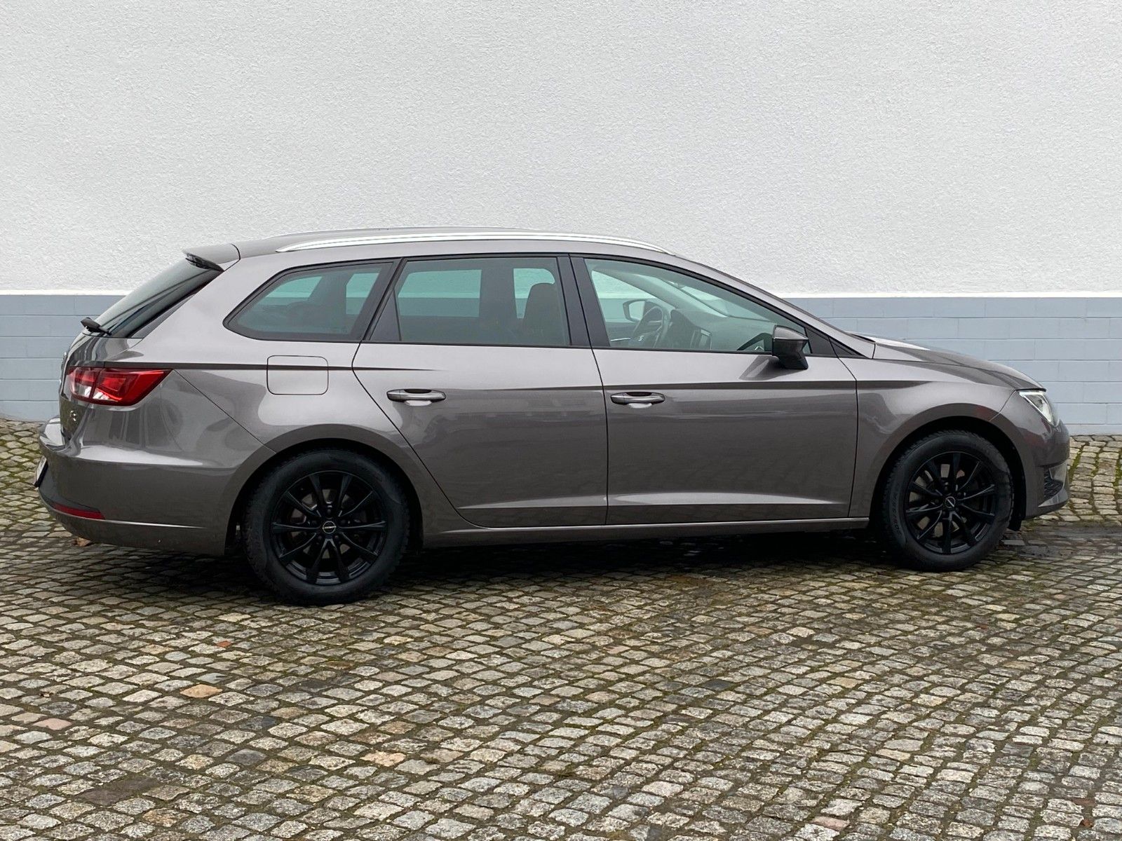 Fahrzeugabbildung SEAT Leon ST FR 1.8 TSI *Navi *SHZ *Winterp.