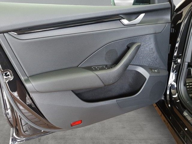 Fahrzeugabbildung Skoda Octavia Combi 2.0TDI Sportline AHK Matrix eleHec