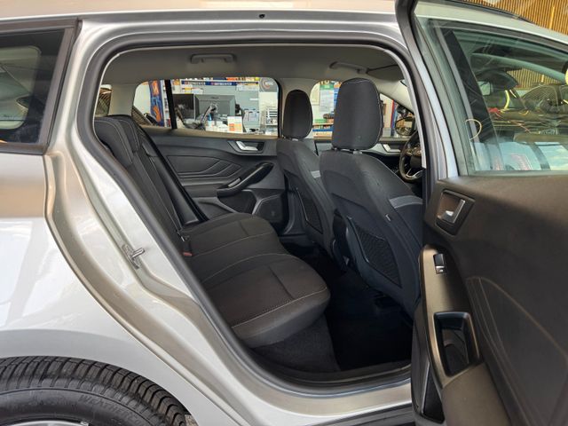MYAUTOCENTER – Gebraucht- und Jahreswagen mit Werkstattservice in Pfaffenhofen Ford Focus *KEYLESS*TEMPO*SIHZ*LKHZ*NAVI*LED*