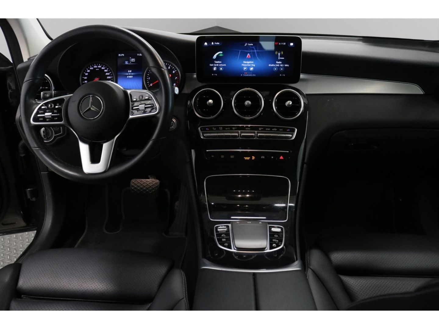 Fahrzeugabbildung Mercedes-Benz GLC 200 4Matic e. Heckklappe AHK Navi LED