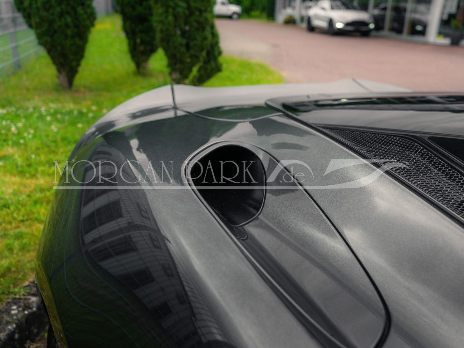 Fahrzeugabbildung McLaren GT *Storm Grey Metallic* + MwSt. + Sportauspuff