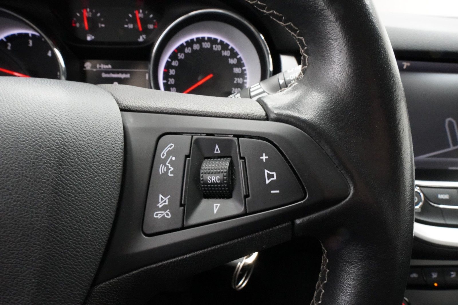 Fahrzeugabbildung Opel Astra K Sports Tourer Edition *Autom*Navi*