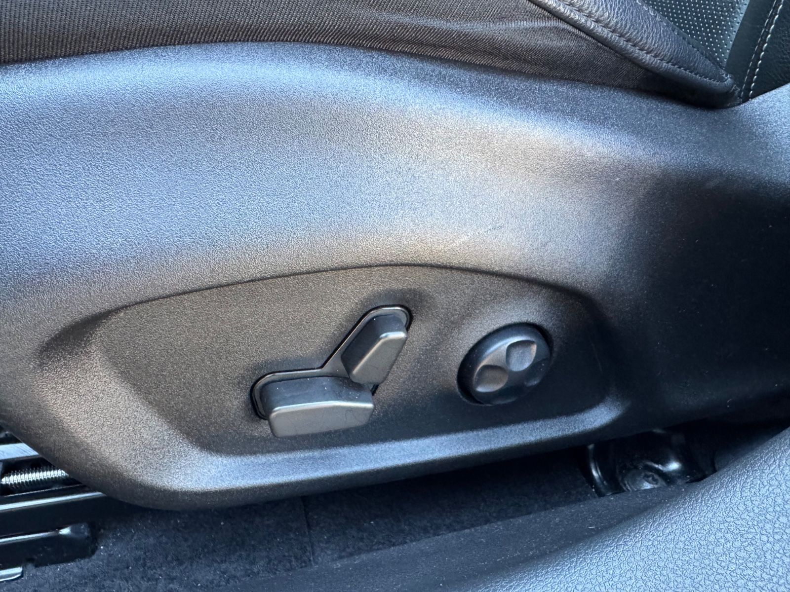 Fahrzeugabbildung Jeep Compass S Plug-In Hybrid 4WD/360°Cam/Leder/Pano/