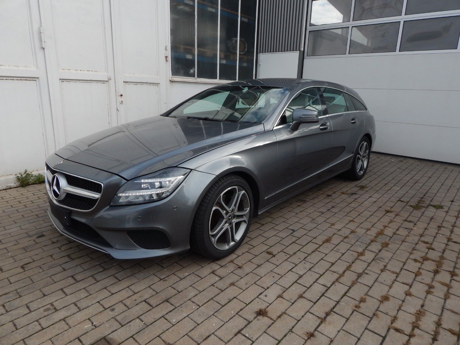 MERCEDES-BENZ CLS 220 Shooting Brake Navi-Kamera Leder