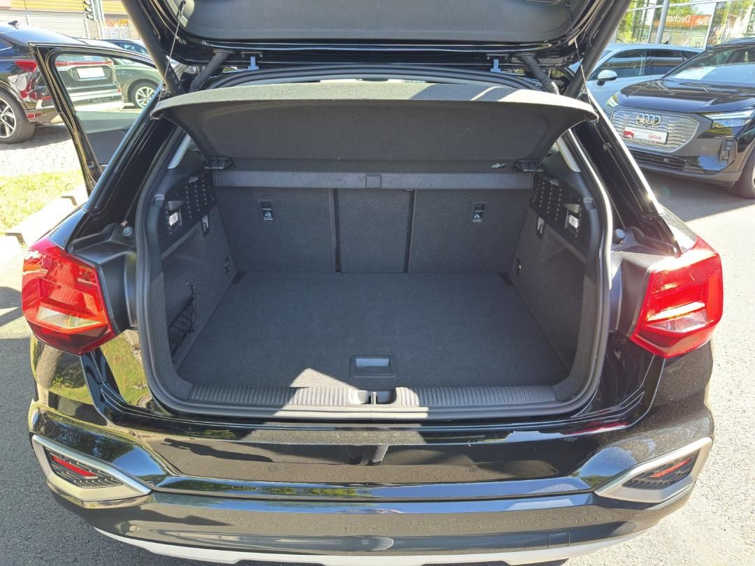 Fahrzeugabbildung Audi Q2 Advanced 35 TFSI stronic Parken AHK Navi