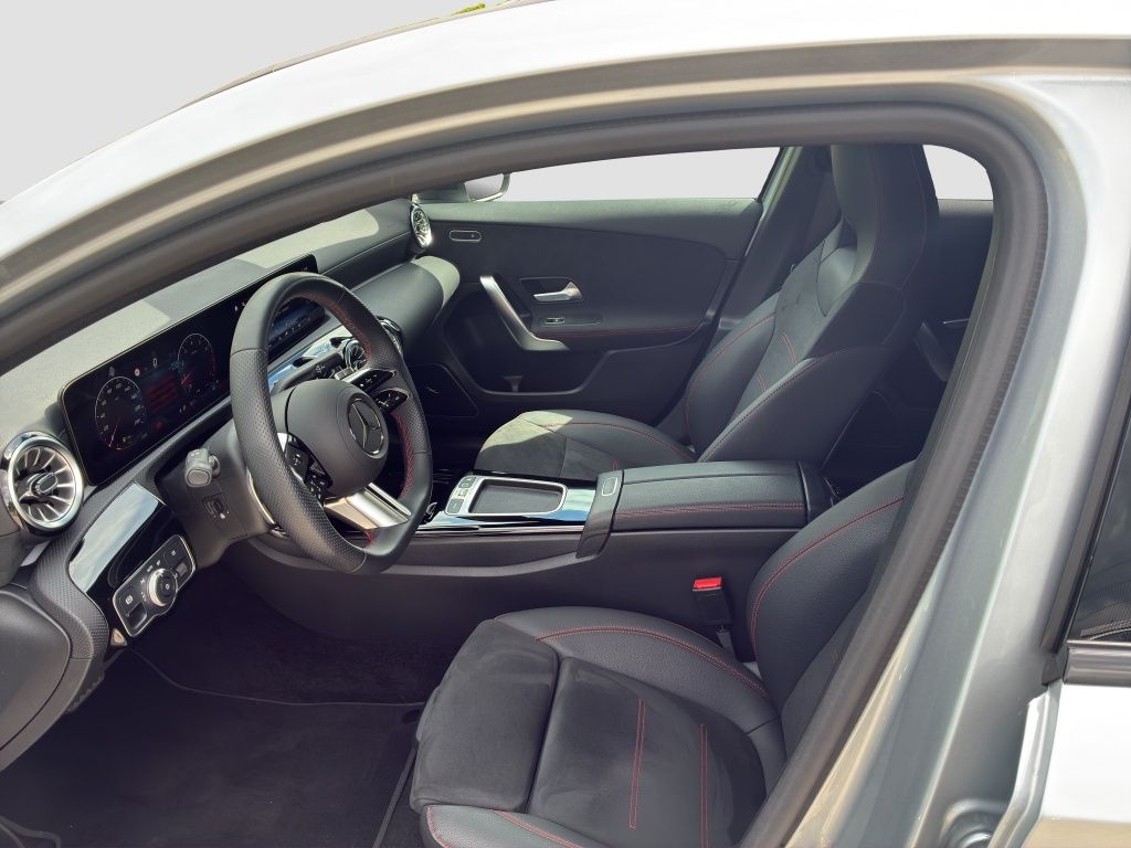 Fahrzeugabbildung Mercedes-Benz A 200 AMG*NIGHT*PSD*M-BEAM*RFK*TOTW*K-GO*19''*