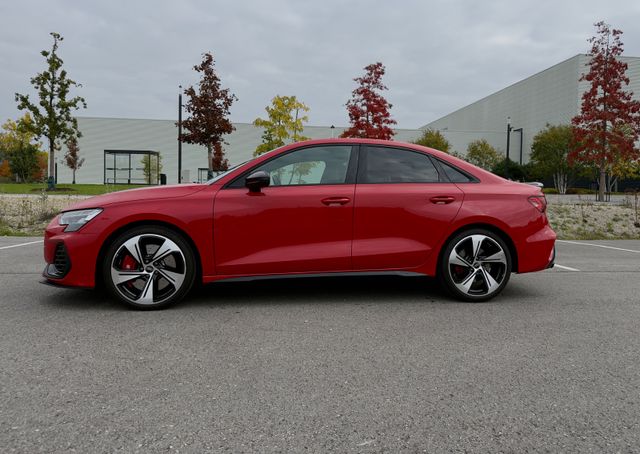 AUDI S3 Lim TFSI qu. *LED*NAVI*HUD*SONOS*CARBO*