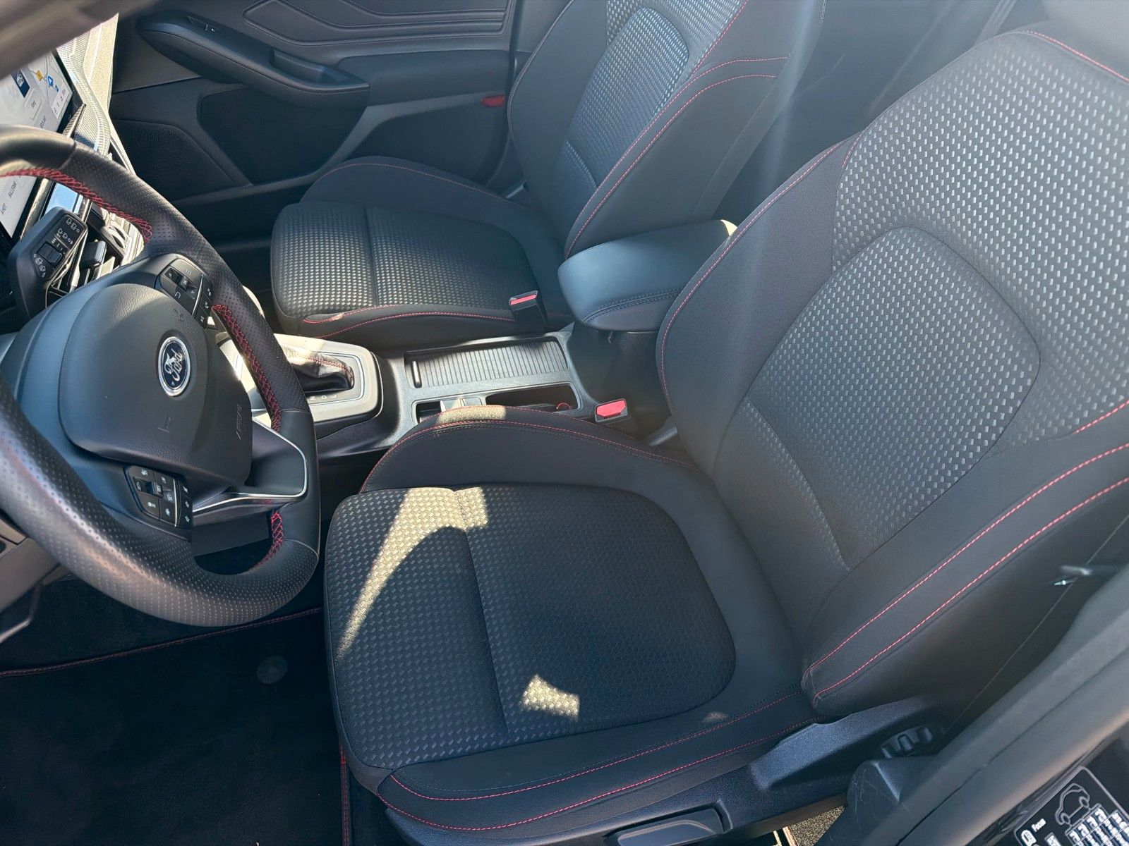 Fahrzeugabbildung Ford Focus Turnier ST-Line X