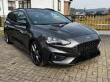 Ford Focus Turnier ST Pano RFK Navi AHK - gebrauchte Ford Focus aus dem Jahr 2021