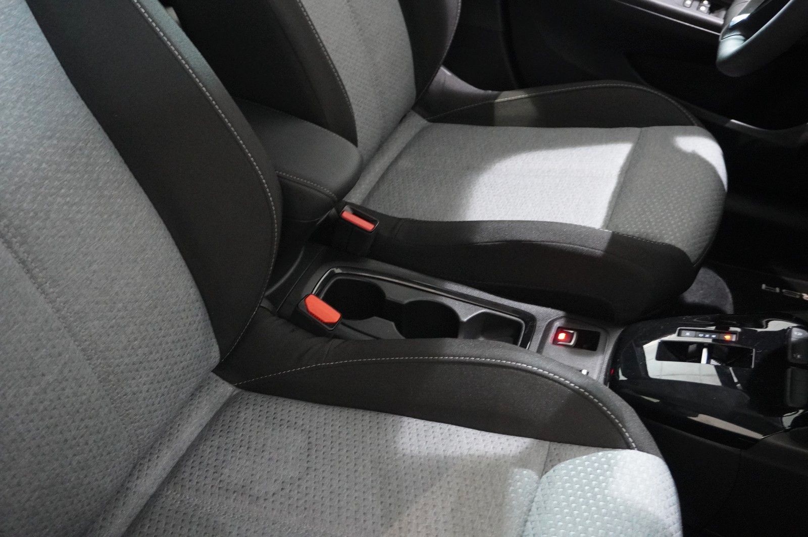 Fahrzeugabbildung Opel Corsa F 1.2T EDIT. 48V DCT NAVI/LED/SPORT/SH/DAB