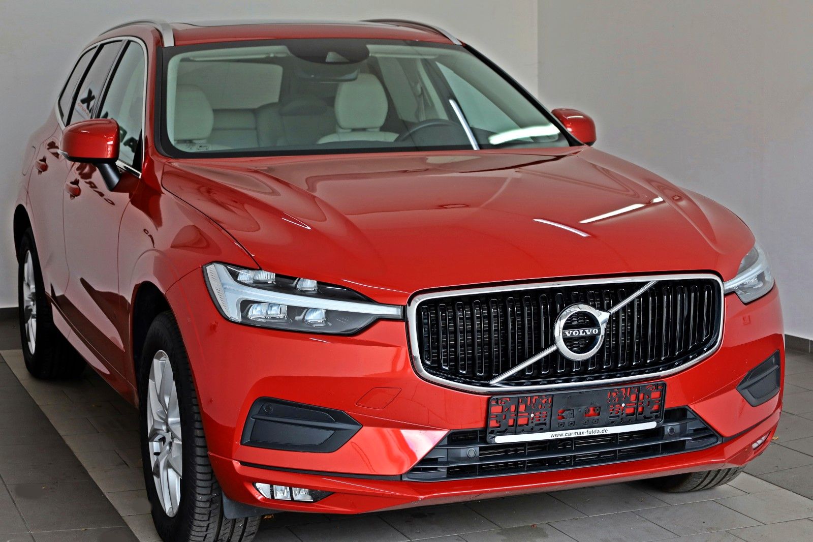 Fahrzeugabbildung Volvo XC60 Momentum Pro,Leder,Navi,LED,SH,Pano.,AHK+WR