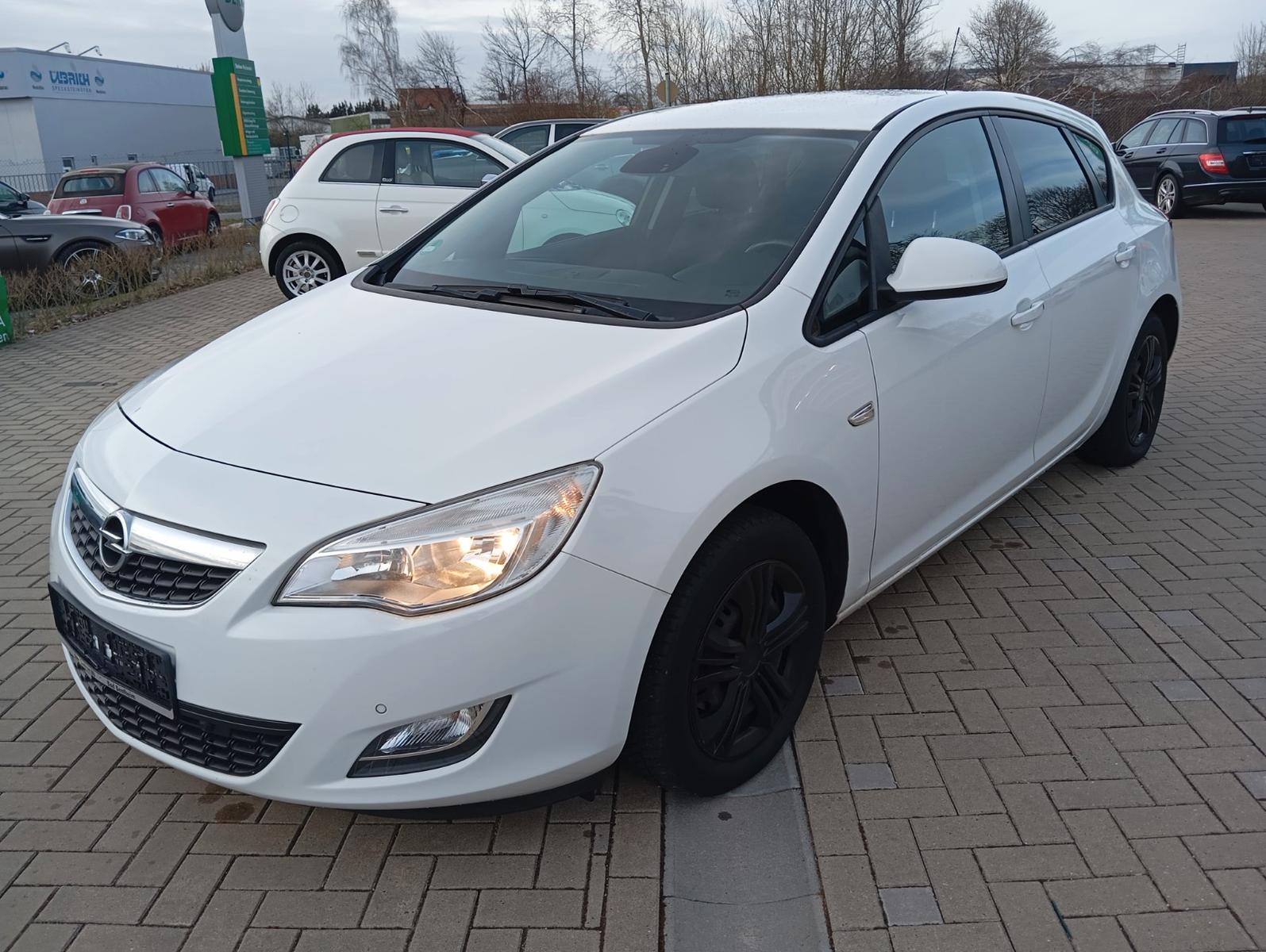 Opel Astra 1.4 Turbo Design Edition103kW,AHK,SERV/NEU