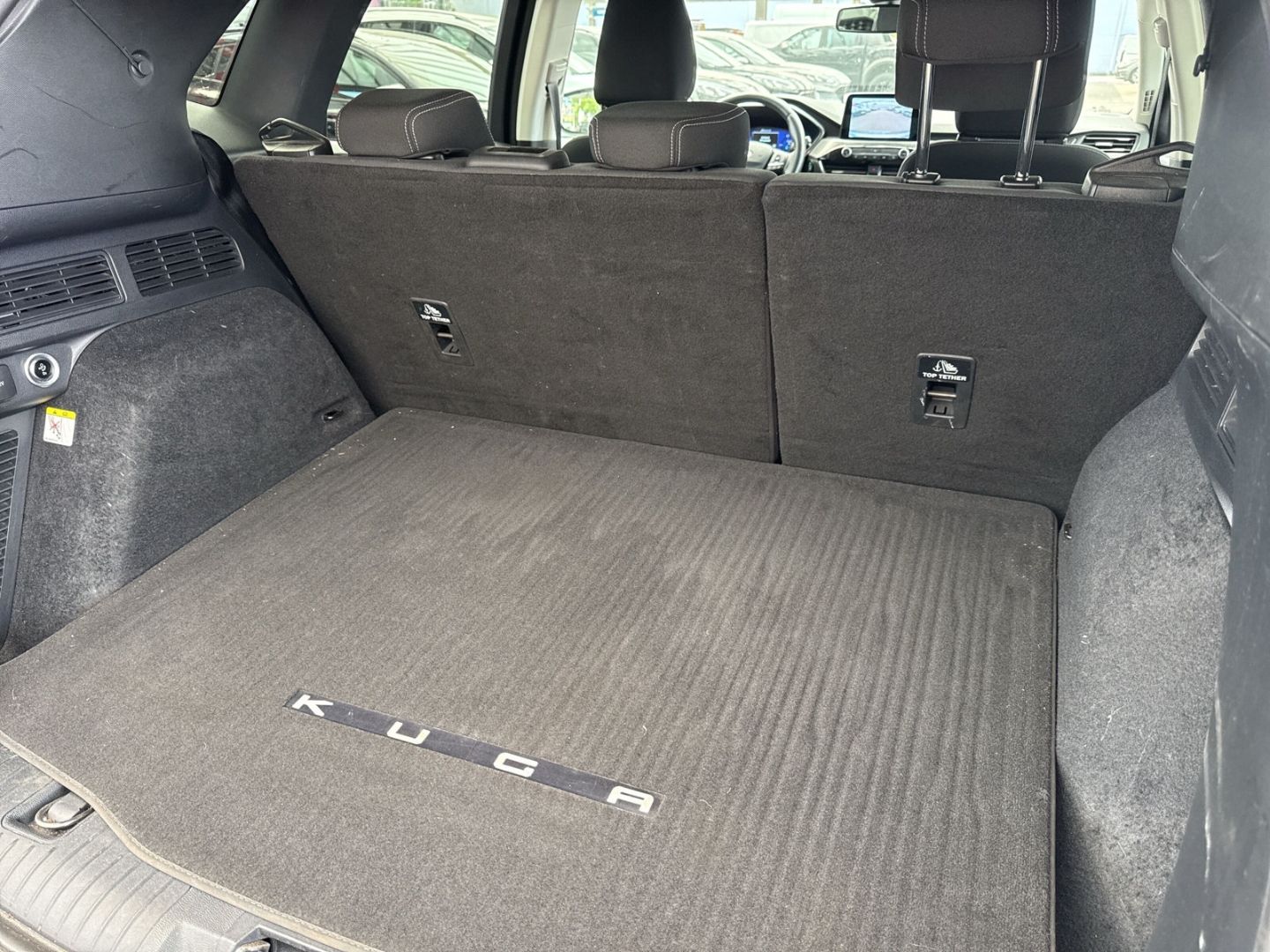 Fahrzeugabbildung Ford Kuga Plug-In Hybrid Titanium Hagelschaden AHK sc