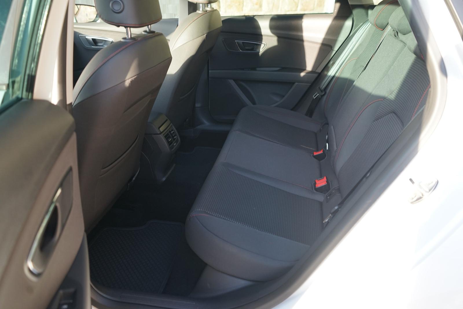 Seat Leon ST 1.8 FR DSG LED Navi AHK Sitzheizung PDC