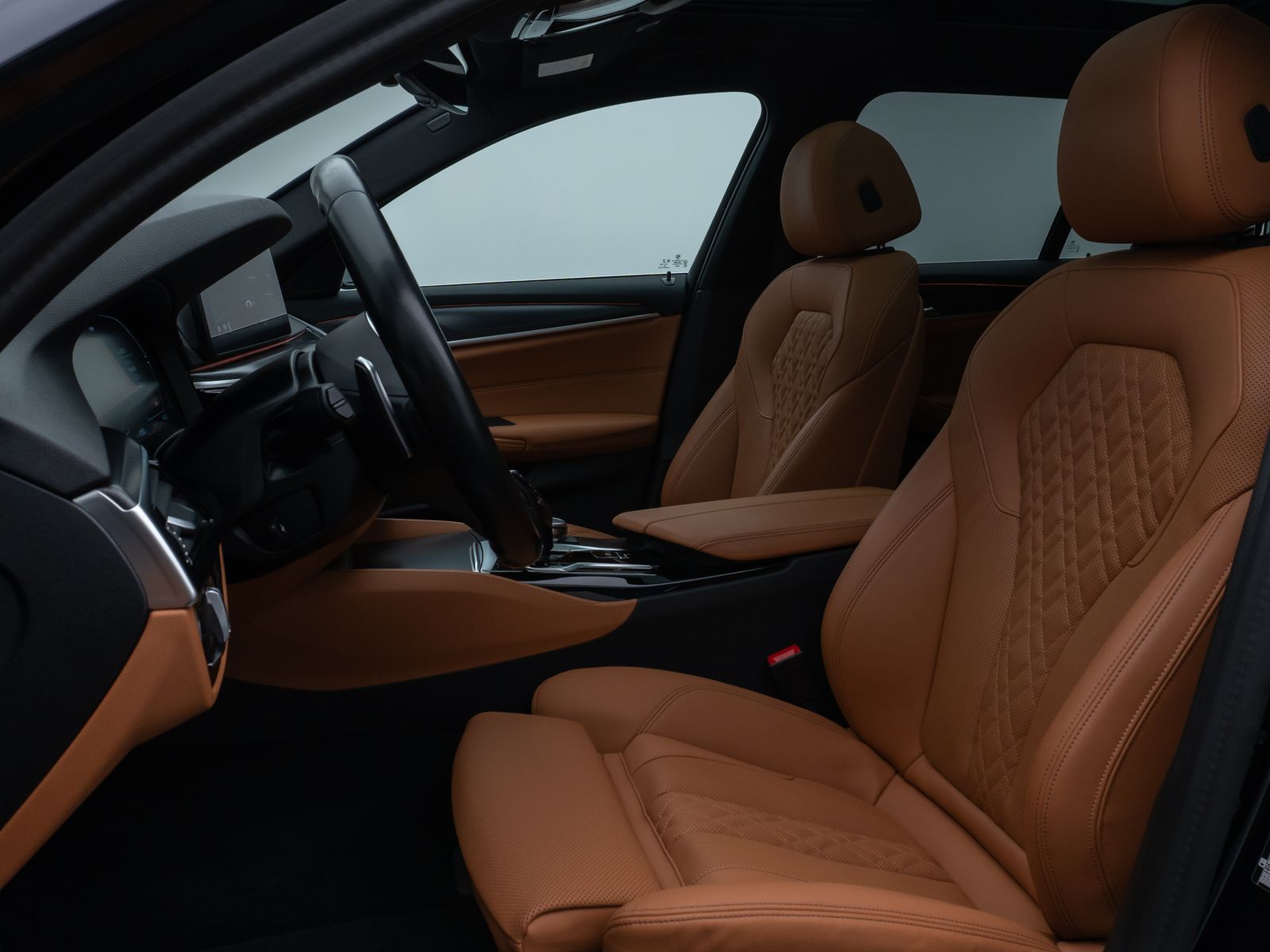 Fahrzeugabbildung BMW 530i M Sport Panorama Kamera DAB HiFi AHK Alarm