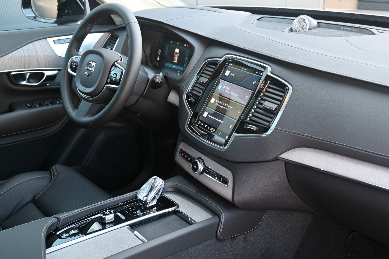 Fahrzeugabbildung Volvo XC90 Ultra Dark Recharge T8 B&W*LUFT*360*MASSAGE