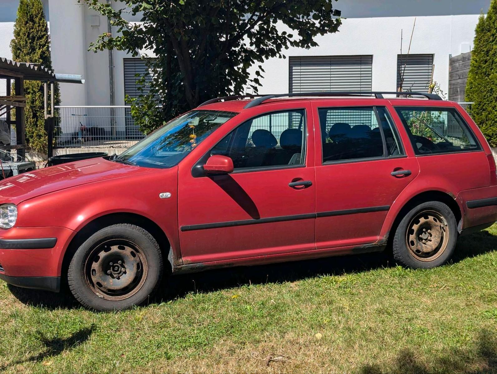Volkswagen Golf 2005 — rear view