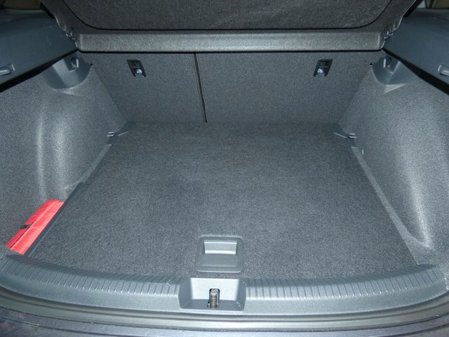 Taigo 1.0 TSI R-Line DSG AHK ACC NAV KAMERA