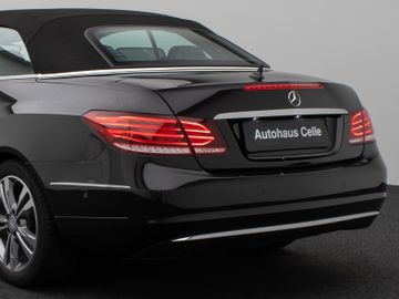 Fahrzeugabbildung Mercedes-Benz E 200 Cabrio LED Sitzhzg Navi PDC Tempomat Leder