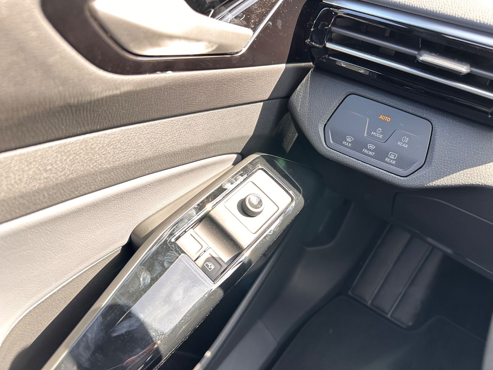 Fahrzeugabbildung Volkswagen ID.4 Pro 82 kWh APP/ACC/NAVI/SHZG/RFK