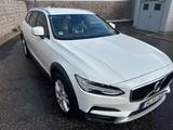 Volvo V90 Cross Country D4 AWD Pro Geartronic Pro - Volvo V90 Cross Country mit Diesel-Antrieb: Head-Up Display