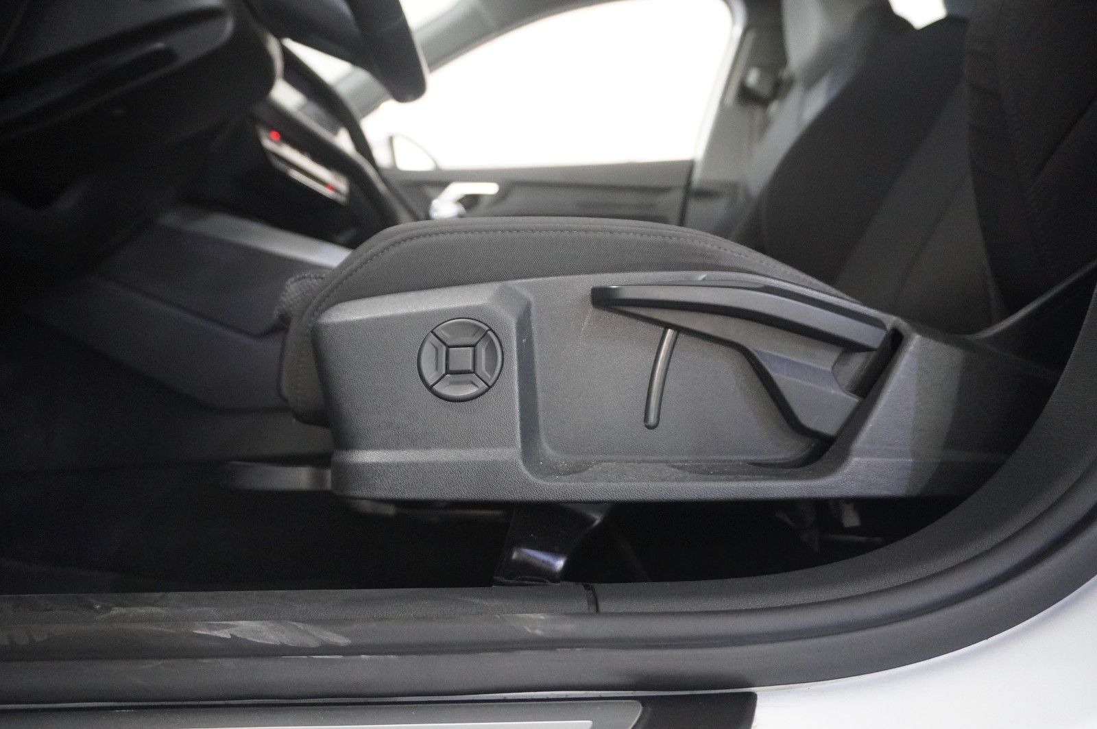 Fahrzeugabbildung Audi A3 Sportback 35 TFSI ADVANCED NAVI/SH/KAMERA/AHK