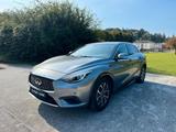 Infiniti Q30 1.5 diesel Premium Tech - graue Infiniti Q30