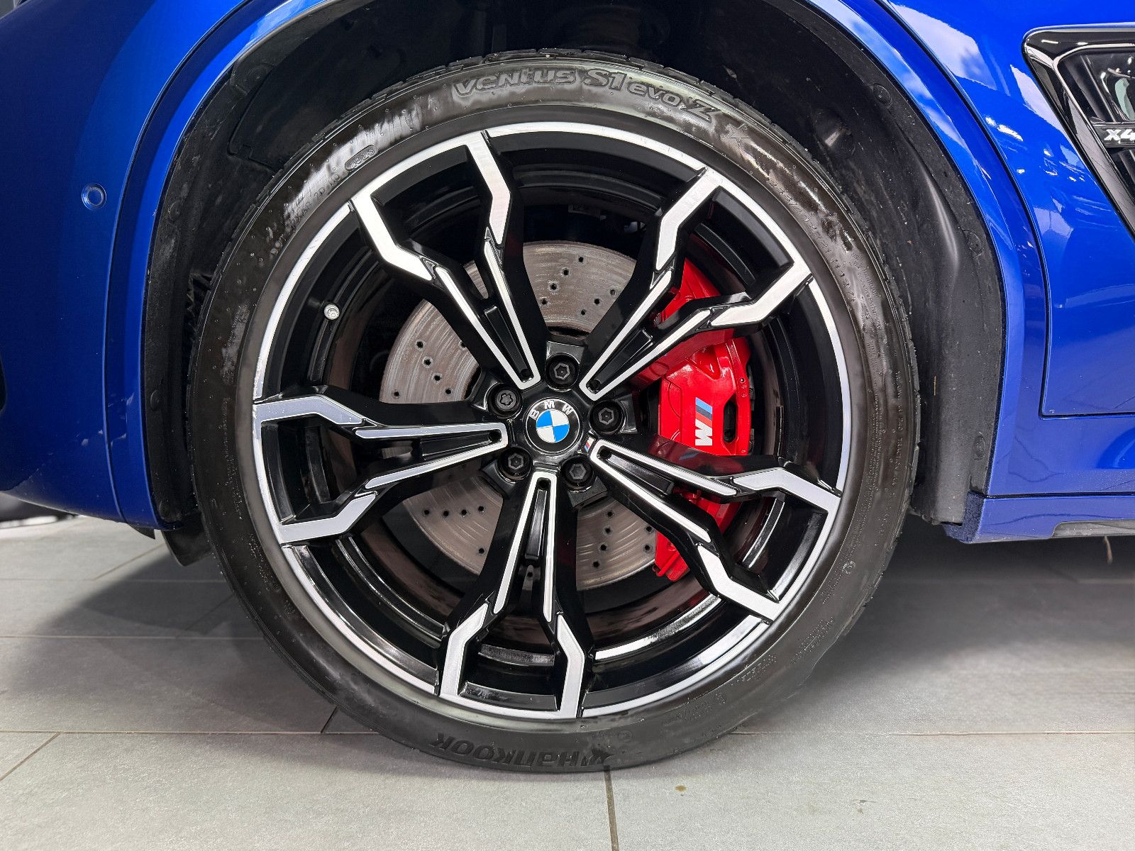 Fahrzeugabbildung BMW X4 M Competition |CARBON|H/K|LASER|HuD
