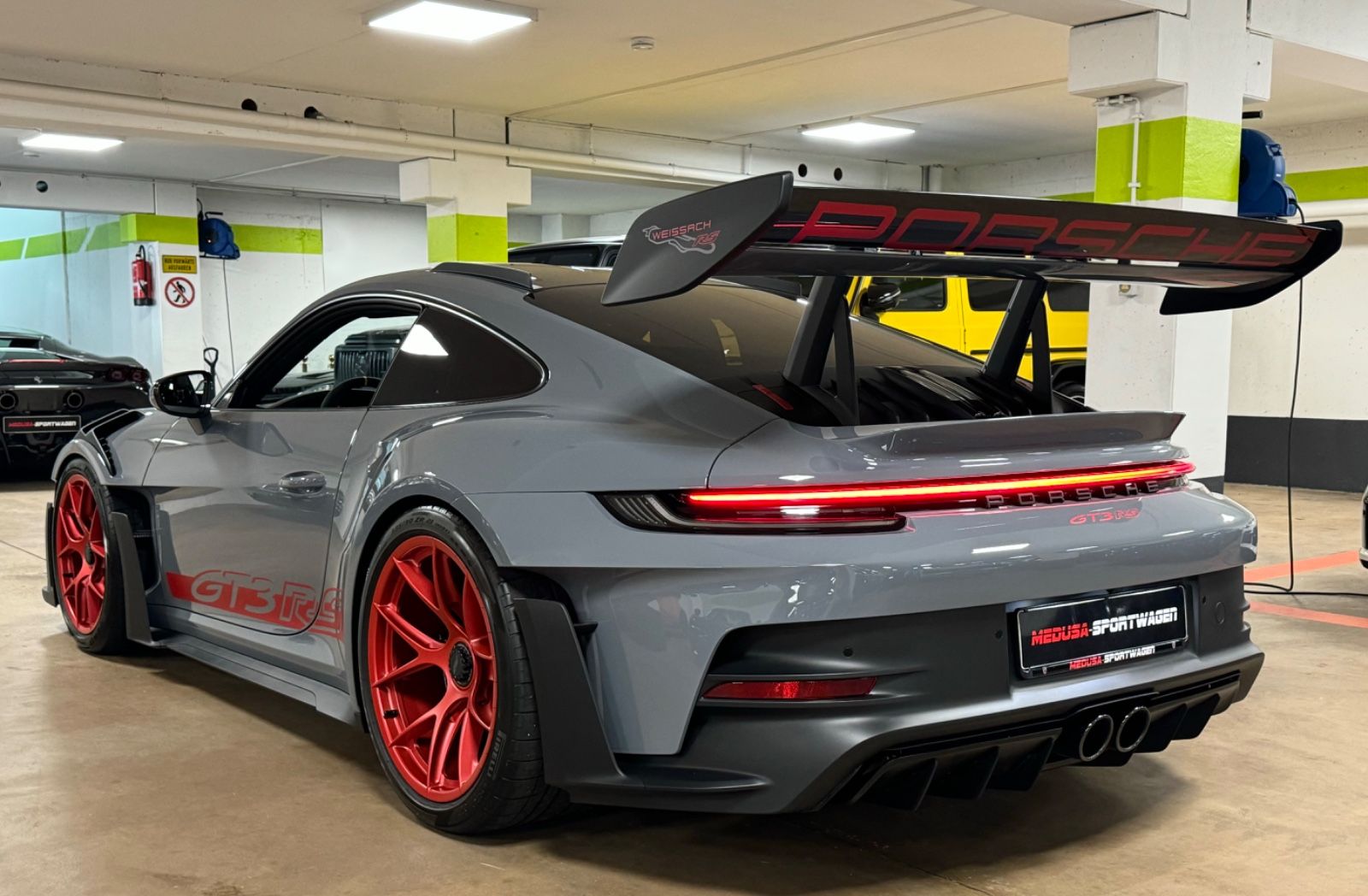 Fahrzeugabbildung Porsche 911 GT3 RS WEISSACH CARBON CERAMIC LIFT 24 FULL