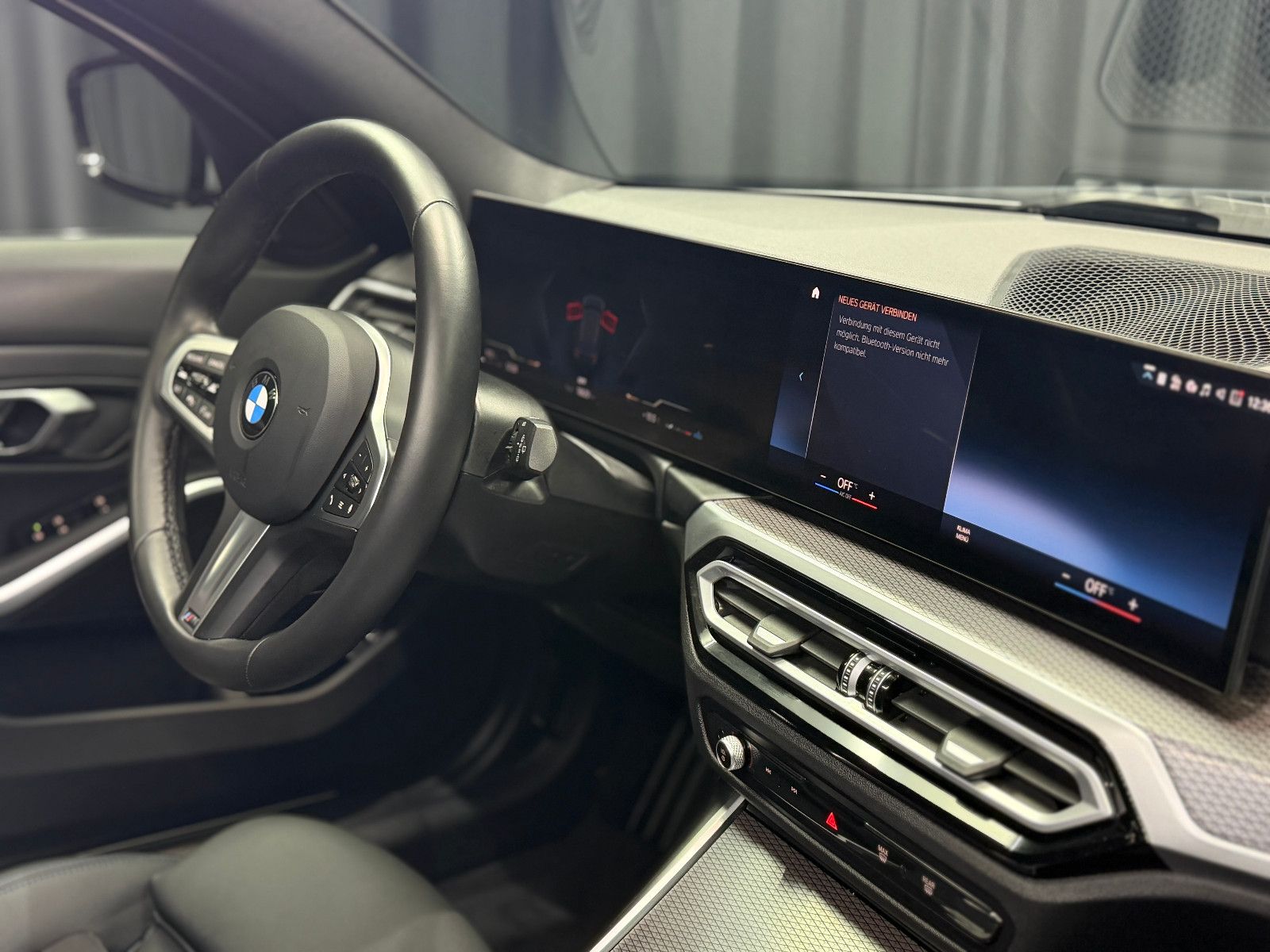 Fahrzeugabbildung BMW 330i Touring M Sport|HIFI|WIDESCREEN|KAMERA|NAV