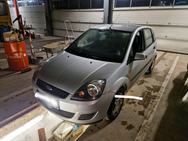 Ford fiesta 1.3 benzin