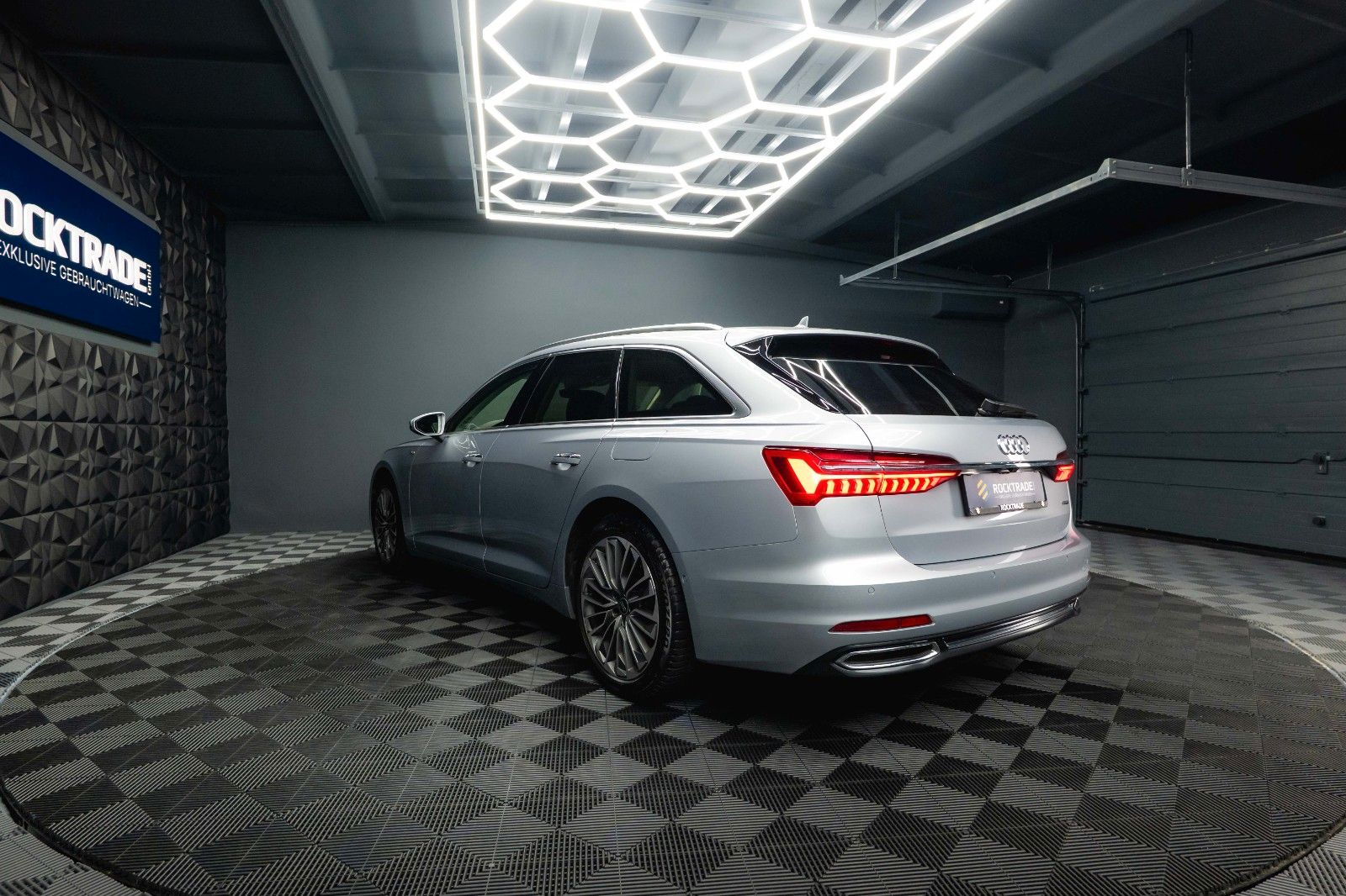 Fahrzeugabbildung Audi A6 Avant 50 TFSIe quattro SportDesign*Matrix*ACC