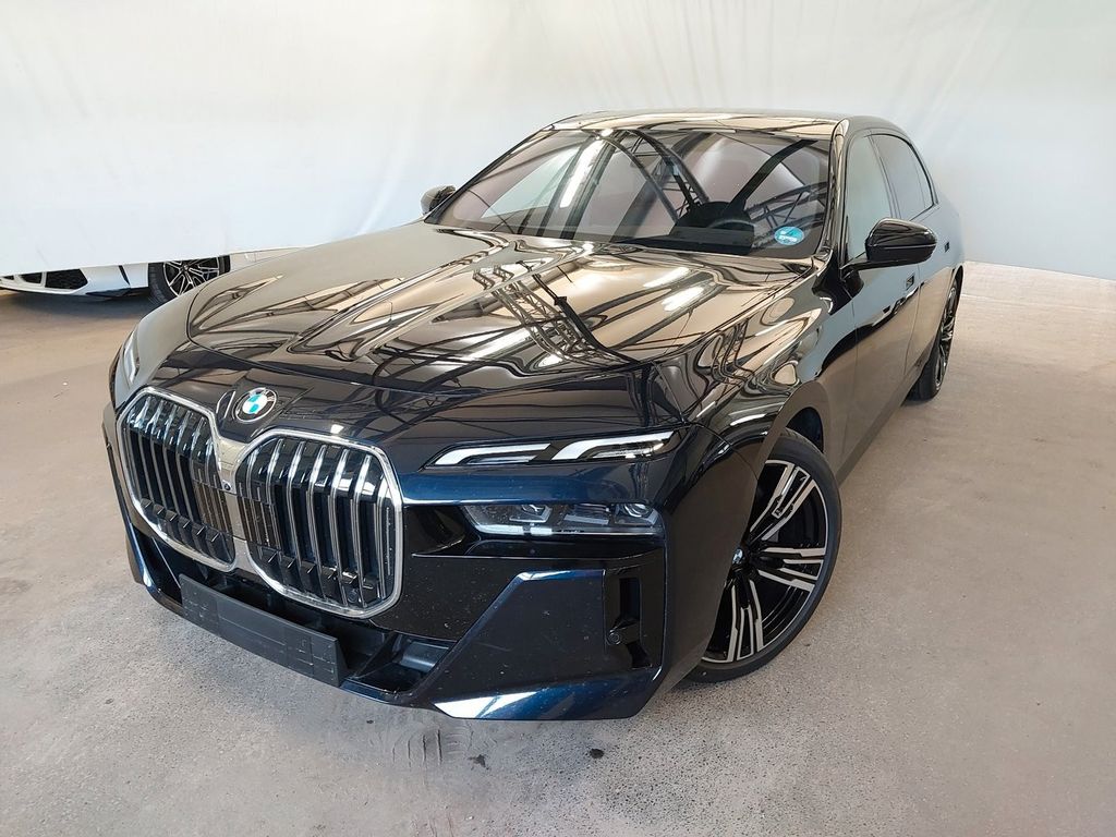 Image of BMW 740