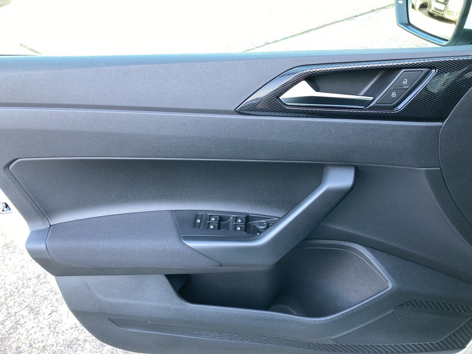 Fahrzeugabbildung Volkswagen Polo TSI Active DSG LED Navi ACC PDC SH