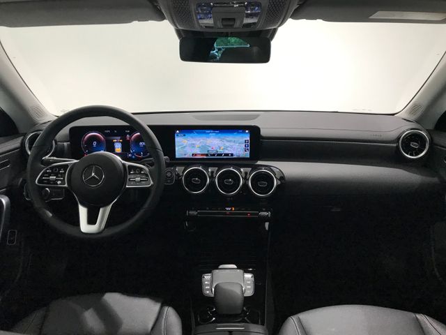 Mercedes-Benz CLA 180 Lim 7-Gang DSG LED KAMERA KLIMA NAV SHZ