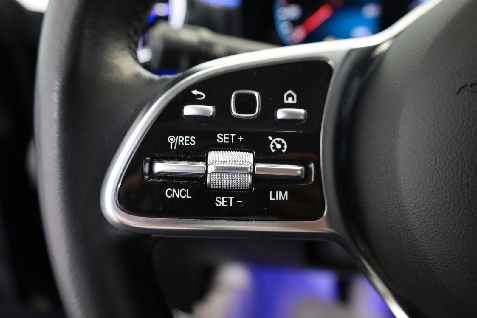 Fahrzeugabbildung Mercedes-Benz CLA 220d SB Progressive,SH,Navi,LED,Kamera +WR