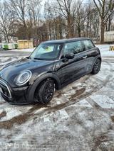 MINI One 3 Türer  Scheckheft  nur bei BMW