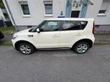 Kia Soul / 1.6 / Benzin / 60.000km / Rückf... - Kia Soul von privat